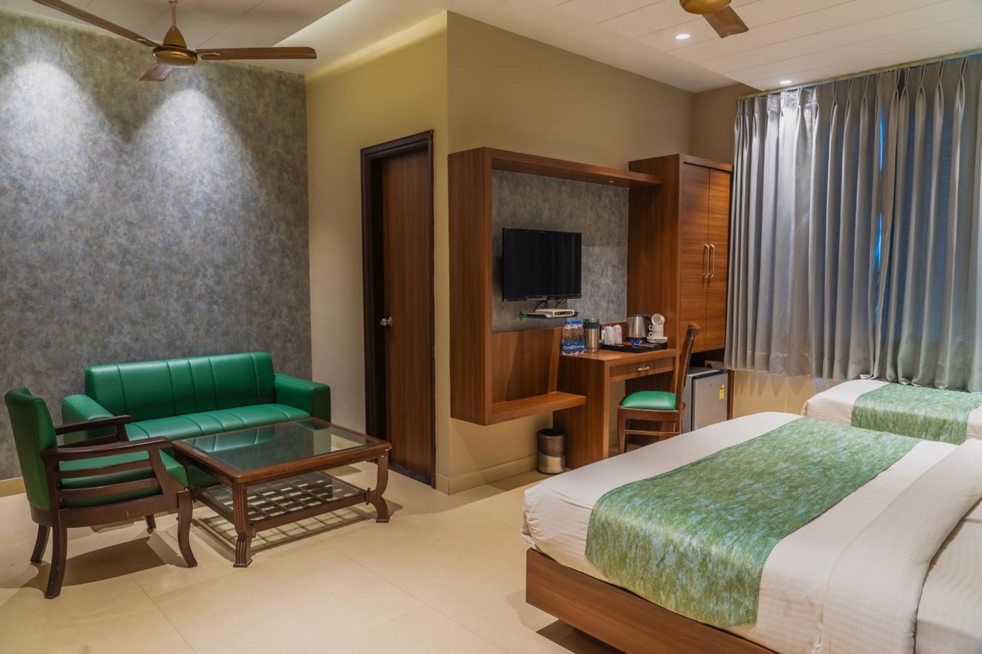 Hotel Amritsar International 2 Min Walk From Amritsar Bus Stand Exteriér fotografie